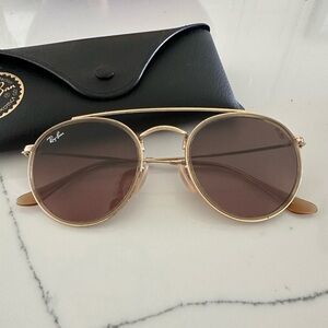 Ray-Ban Round Double Bridge. MODEL CODE RB3647N
Gently used, no scratches.